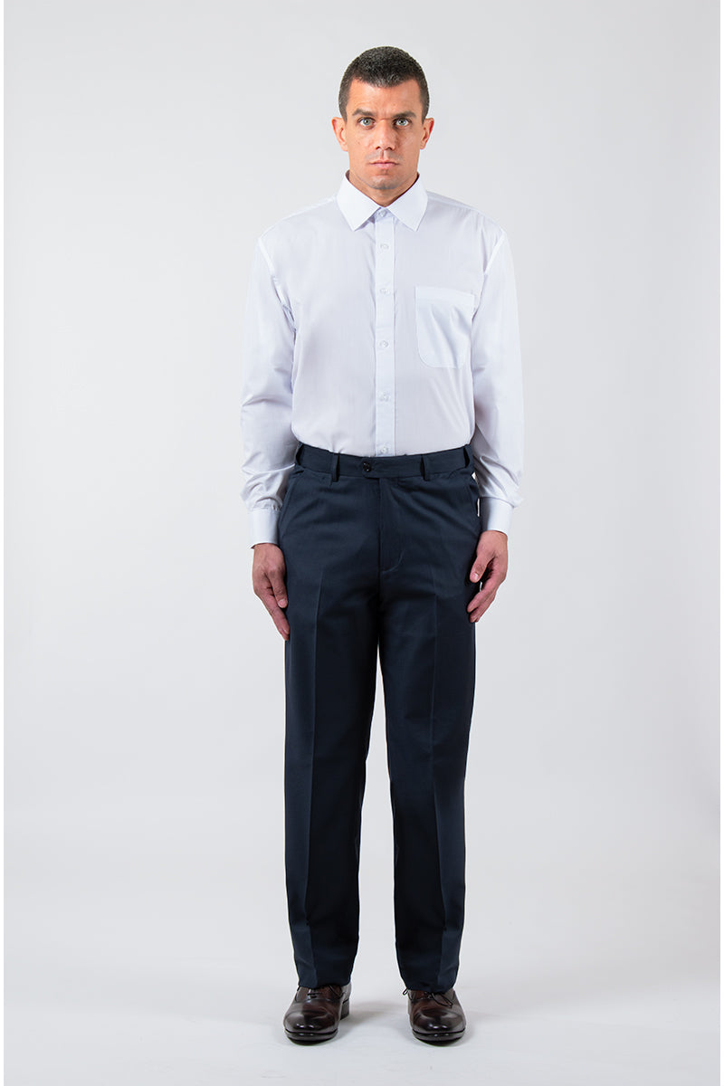 חולצה מכופתרת לבנה עם כיס