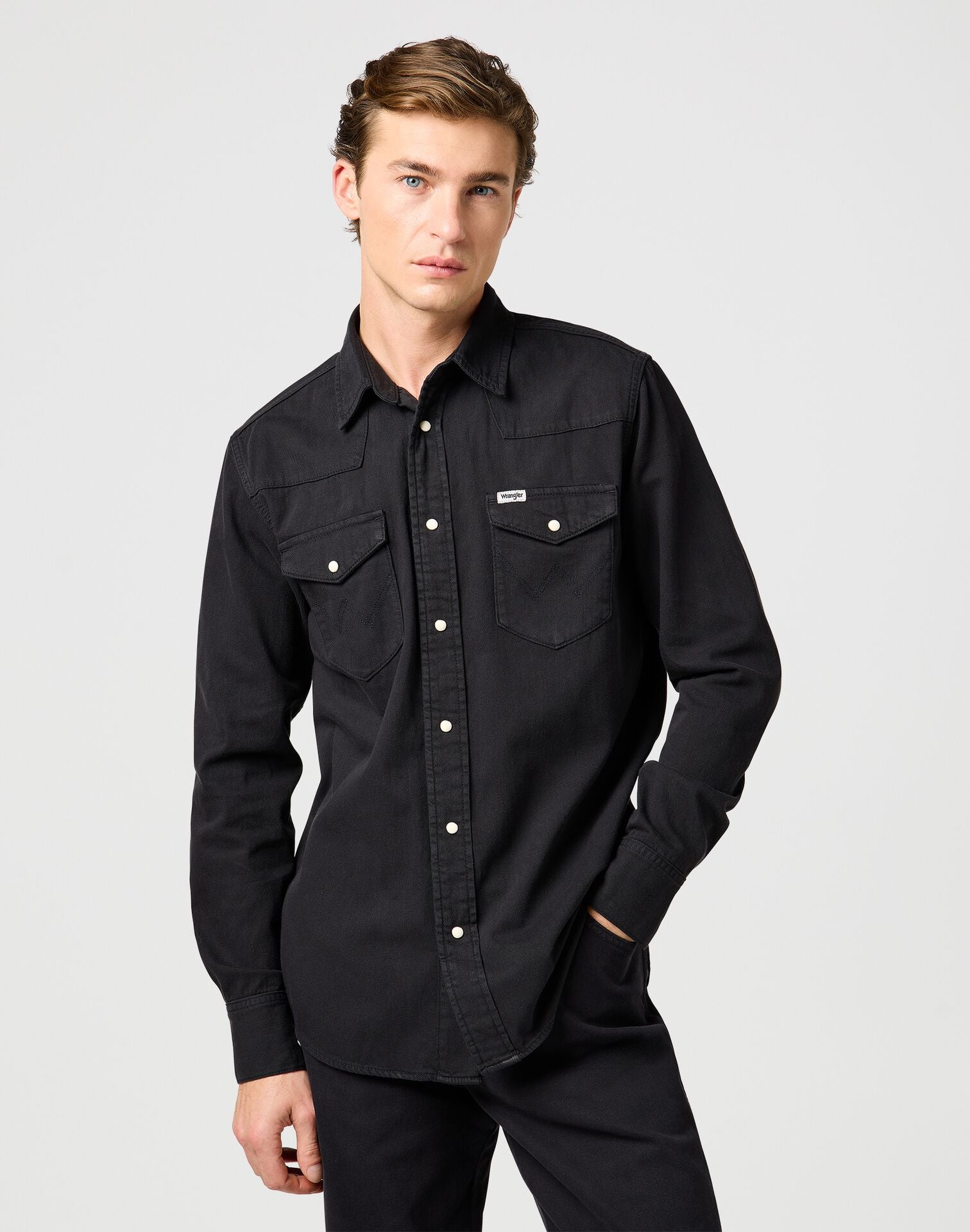 חולצת ג'ינס שחורה Wrangler